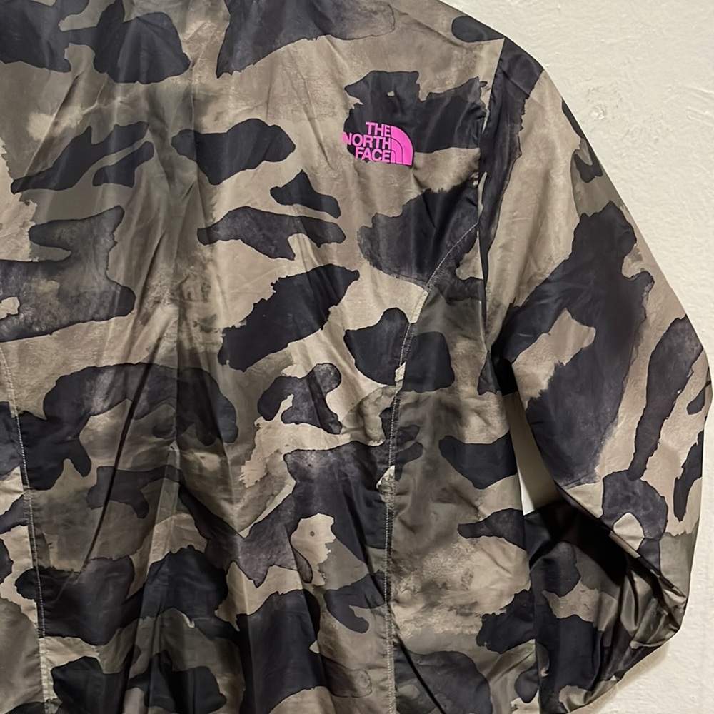 Camo Northface Jacket - Picture 7 of 7
